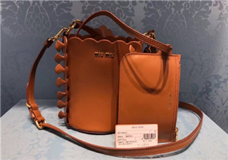miumiu水桶包怎么搭配？miumiu水桶包怎么搭配好看？