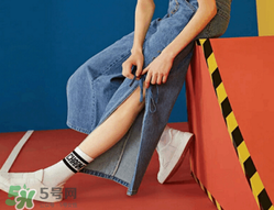 牛仔闊腿褲搭配什么鞋子？闊腿牛仔褲搭配什么鞋子好看？