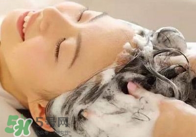 頭發(fā)掉的厲害怎么辦？頭發(fā)掉的厲害是什么原因