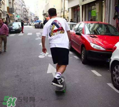 palace衣服貴嗎？palace衣服一般多少錢？
