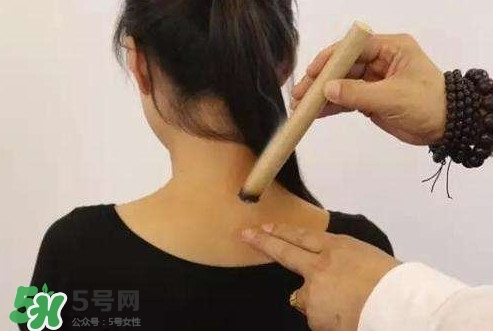 頸椎疼艾灸哪里？艾灸頸椎視頻教程