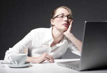 眼疲勞會引起哪些癥狀？眼疲勞會導(dǎo)致什么癥狀