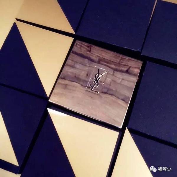 ysl蕾絲氣墊粉餅怎么樣？ysl蕾絲氣墊粉餅好用嗎？