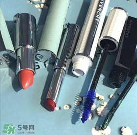 紀梵希花朵浮雕彩妝盤多少錢？紀梵希花朵浮雕高光修容盤價格