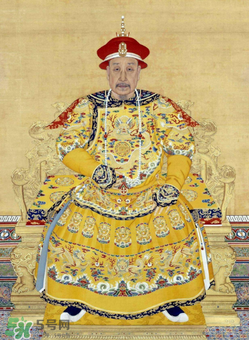 今年流行乾隆皇帝的鞋是什么鞋？乾隆皇帝的鞋就是襪子鞋嗎？