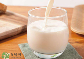 香椿可以和牛奶一起吃嗎？香椿和牛奶能一起吃嗎？