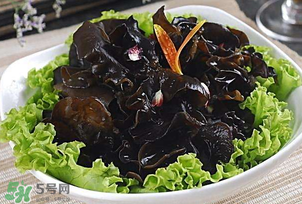 木耳和香椿能一起吃嗎？香椿能和木耳一起吃嗎？