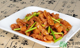 香椿可以和牛肉一起吃嗎？香椿和牛肉能同吃嗎？