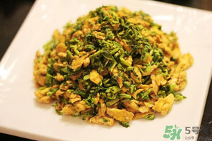 香椿炒雞蛋好吃嗎？吃香椿炒雞蛋好嗎？