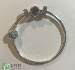 潘多拉美女與野獸手鏈是什么材質(zhì)？pandora美女與野獸是銀的嗎？