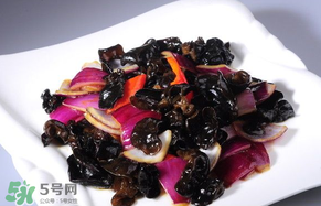 洋蔥和木耳可以一起吃嗎？洋蔥可以和木耳一起炒嗎？