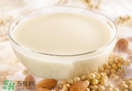 香椿和豆?jié){能一起吃嗎？喝豆?jié){可以吃香椿炒雞蛋嗎？