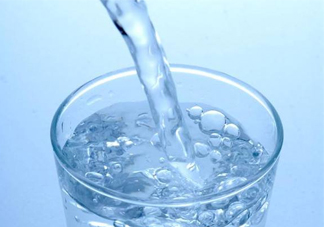 純凈水和礦泉水哪個好？純凈水和礦泉水的區(qū)別