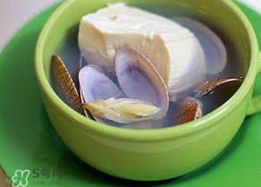 花甲能和豆腐一起吃嗎？花甲和豆腐能一起吃嗎？