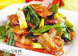 川菜中蒜苗回鍋肉怎么做？蒜苗回鍋肉的做法