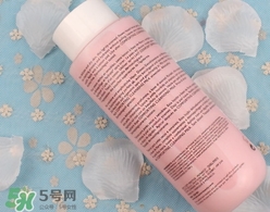 蘭嘉絲汀粉水和蘭蔻粉水哪個(gè)好？蘭嘉絲汀粉水和蘭蔻粉水對比