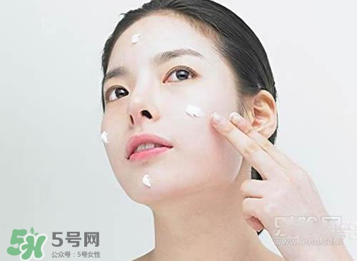 肌底液可以當精華用嗎？肌底液可以代替精華嗎？