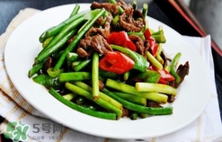 蒜苔炒肉怎么做才好吃？蒜苔炒肉的做法