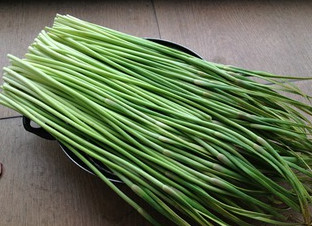 怎樣腌蒜苔才好吃？家常腌蒜苔的方法