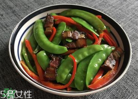 ?炒荷蘭豆要焯水嗎？荷蘭豆不焯水能吃嗎？