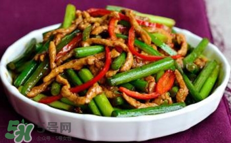 蒜苔炒肉怎么做才好吃？蒜苔炒肉的做法