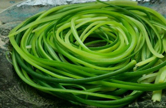蒜苔是發(fā)物嗎？蒜苔是不是發(fā)物