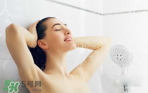 天天洗澡身上還癢是怎么回事？天天洗澡身上還癢怎么辦？