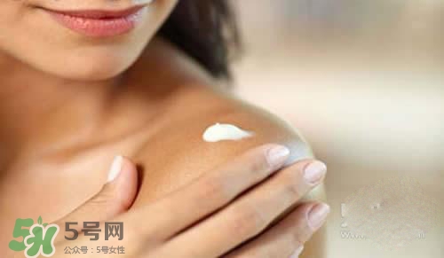 天天洗澡身上還癢是怎么回事？天天洗澡身上還癢怎么辦？