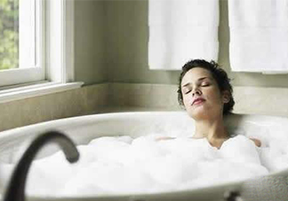 天天洗澡身上還癢是怎么回事？天天洗澡身上還癢怎么辦？