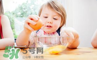 為什么不能給寶寶吃果凍？寶寶千萬不能吃的5種危險(xiǎn)食物