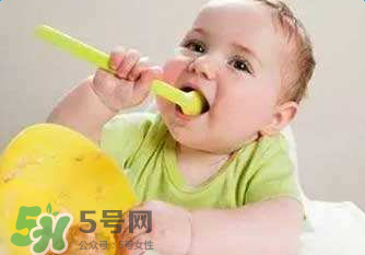 為什么不能給寶寶吃果凍？寶寶千萬不能吃的5種危險(xiǎn)食物