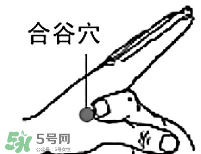 媽媽病毒性感冒需要停止喂奶嗎？媽媽感冒了喂奶需要注意什么？