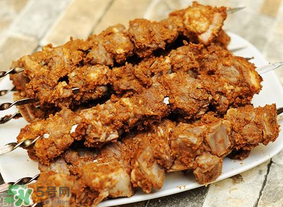 花甲和羊肉能一起吃嗎？羊肉可以和花甲一起吃嗎？