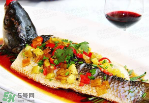 花甲可以和魚一起吃嗎？花甲和魚能一起吃嗎？