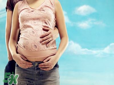 孕婦摸肚子對(duì)胎兒有什么危害嗎？孕婦摸肚子的正確方法？
