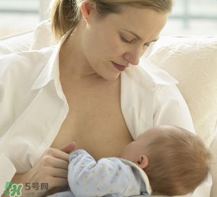哺乳期奶水時多時少是什么原因？哺乳期奶水時多時少怎么辦？