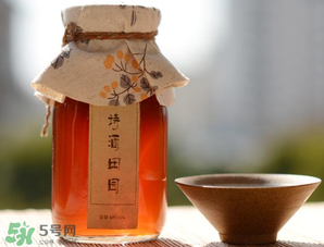 櫻桃酒葡萄酒合在一起好嗎？櫻桃酒和葡萄酒的區(qū)別