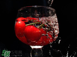 櫻桃酒能治痛風(fēng)嗎？櫻桃泡酒能治痛風(fēng)嗎？