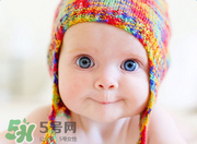 寶寶總是拿手揉眼睛是怎么了？寶寶眼睛癢怎么處理？