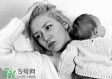 生完孩子后掉頭發(fā)是正常的嗎？產(chǎn)后掉發(fā)掉多少屬于正常?