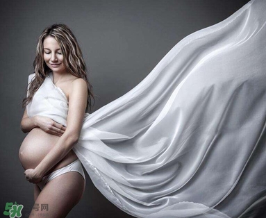 孕婦裝怎么選？孕婦裝怎么搭配好看？