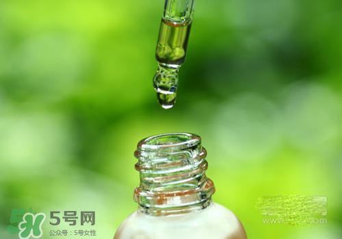 眼霜和精華哪個(gè)先用？眼霜和精華使用順序