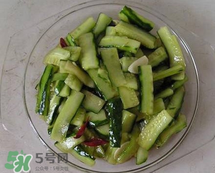 刀拍涼拌黃瓜怎么做？最簡單的涼拌黃瓜