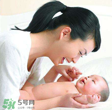 哺乳期可以染頭發(fā)嗎？哺乳期染發(fā)對(duì)孩子有危害嗎？