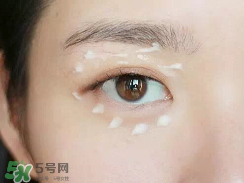 用眼霜過(guò)敏了怎么辦,眼霜過(guò)敏紅腫怎么辦