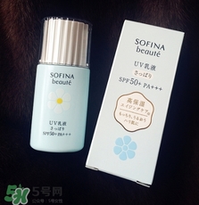 蘇菲娜藍小花和白小花哪個好？sofina蘇菲娜藍小花和白小花對比