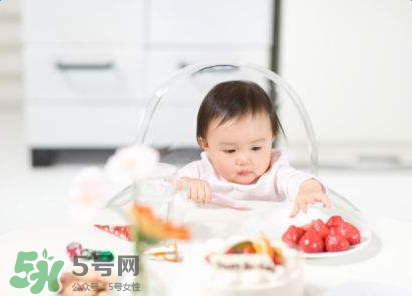 寶寶可以吃小龍蝦嗎？多大的寶寶可以吃小龍蝦呢？