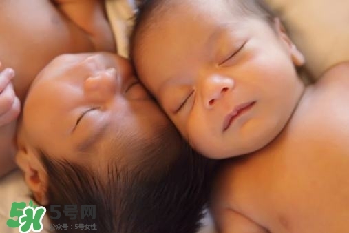 四維彩超能看出男女嗎？四維彩超能看清手指嗎？