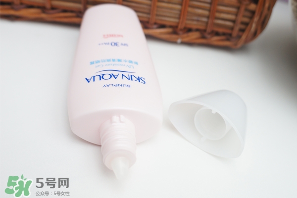 曼秀雷敦新碧防曬霜怎么樣？新碧防曬霜好用嗎