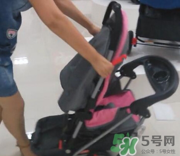 好孩子嬰兒車怎么折疊？好孩子嬰兒車折疊步驟圖